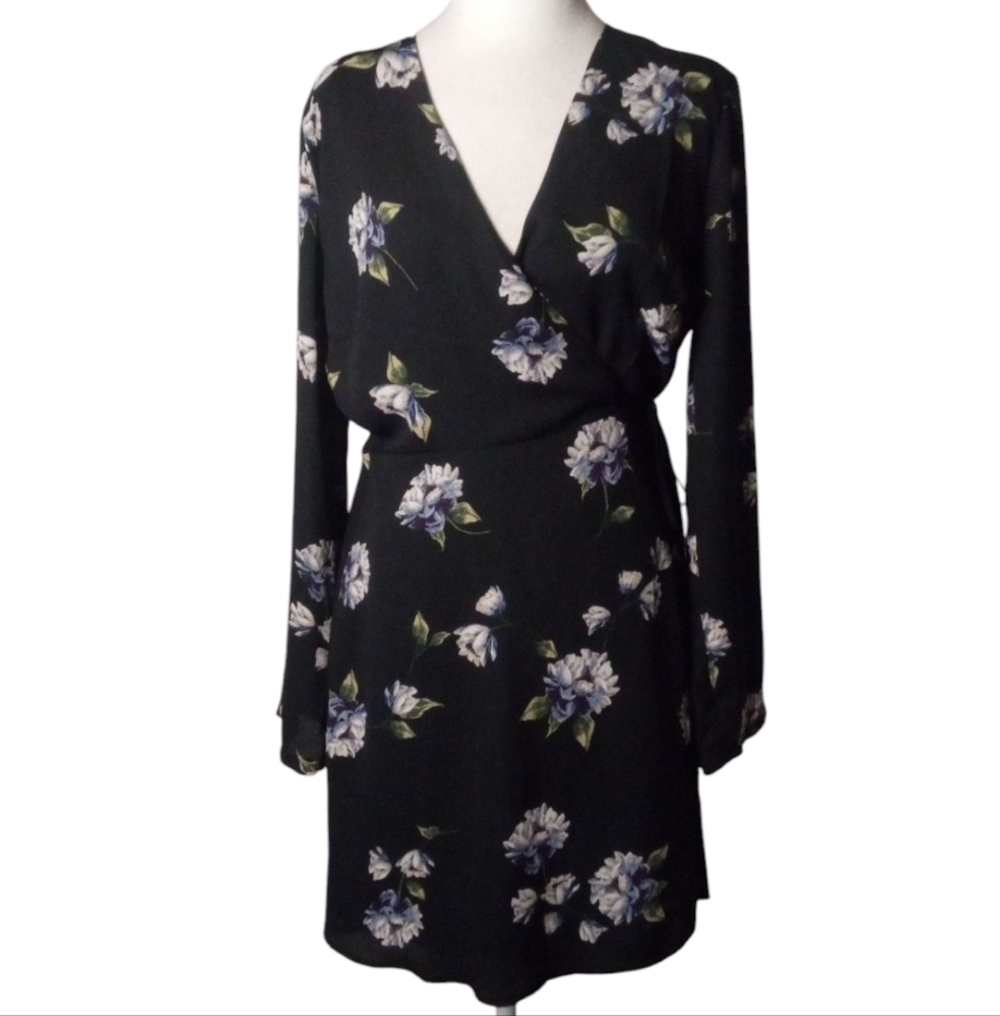 Nordstrom Lush Elly Floral Blue Hydrangea True Wrap Mini Dress Size Large NWT - Picture 7 of 12